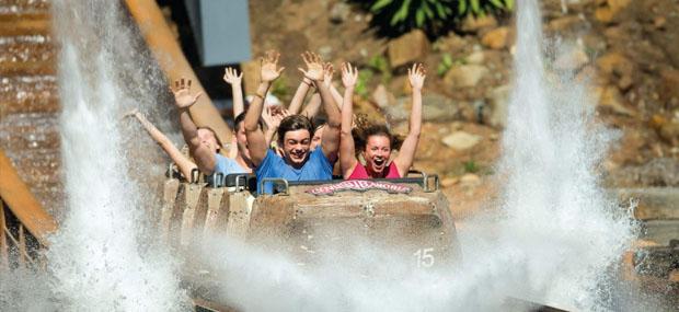 黄金海岸时代华纳电影世界主题公园激流勇进 黄金海岸-华纳-电影世界-主题公园-探险-激流勇进